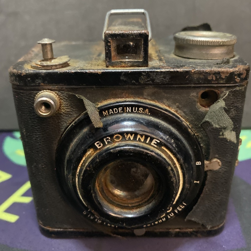 Vintage 1940's Brownie Flash Six-20 Camera Eastman Kodak B2